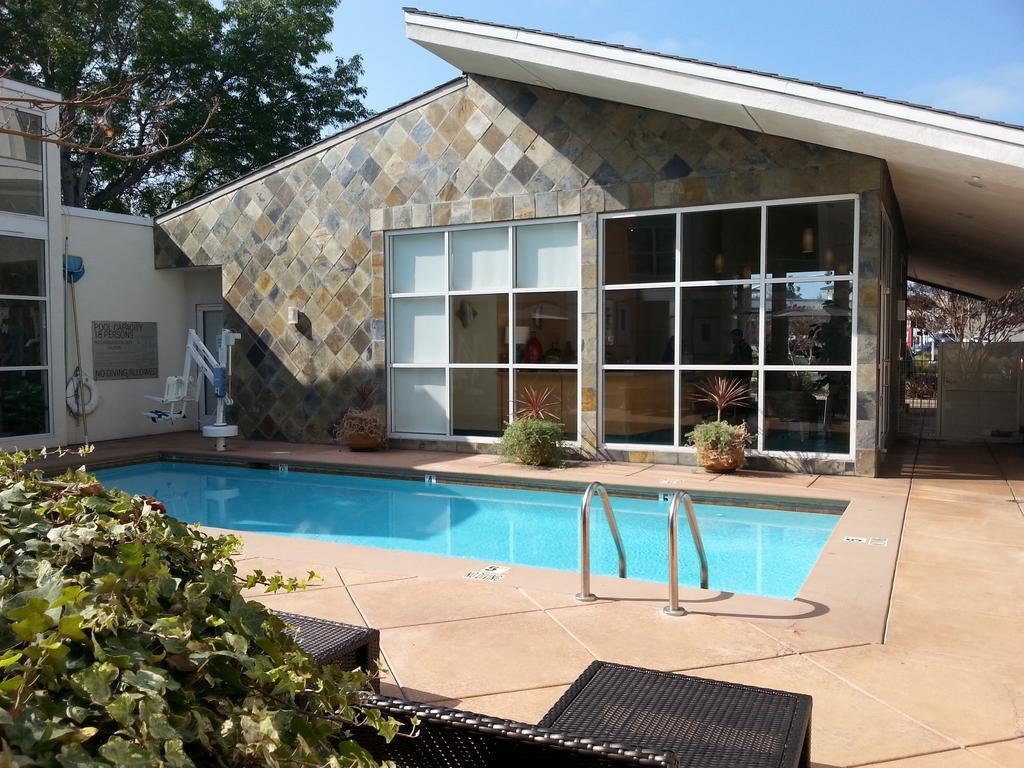 Corporate Inn Sunnyvale - All-Suite Hotel Exterior photo