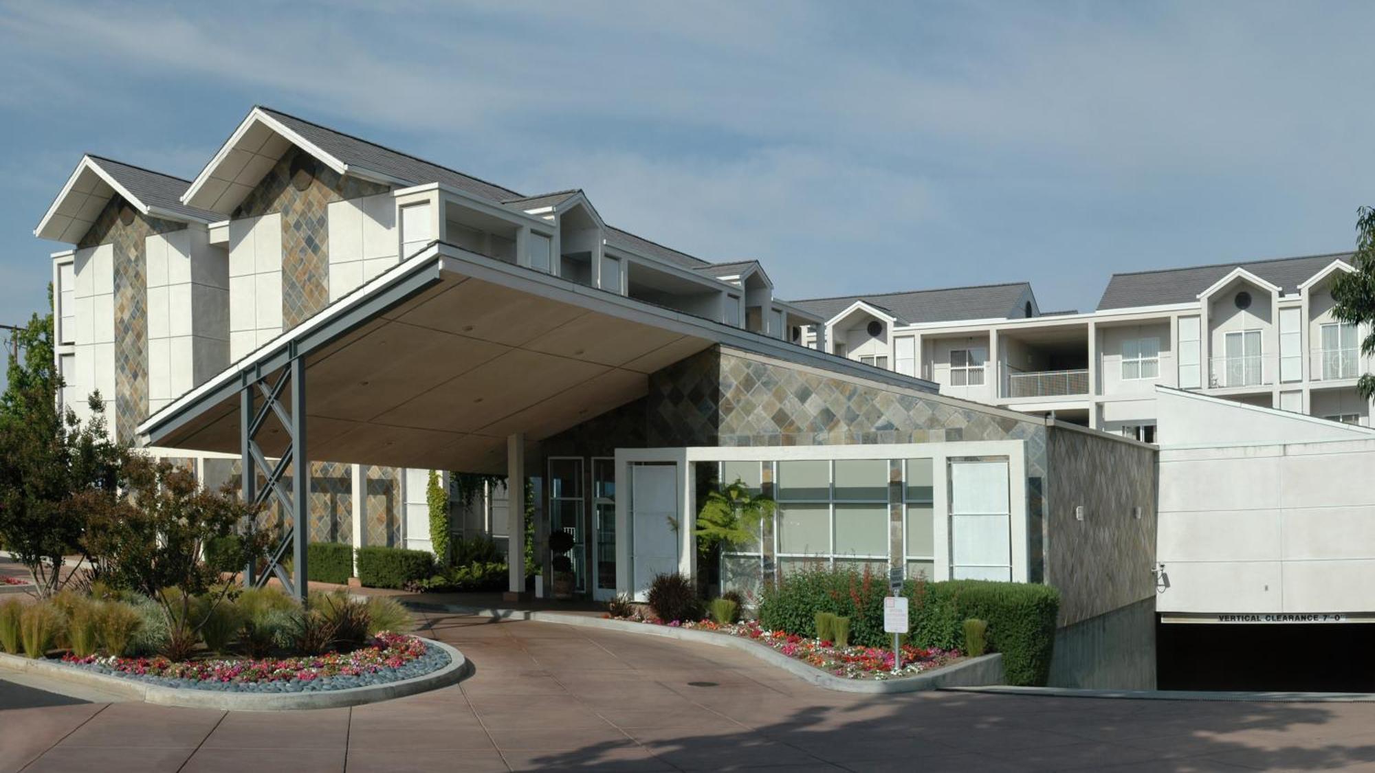 Corporate Inn Sunnyvale - All-Suite Hotel Exterior photo