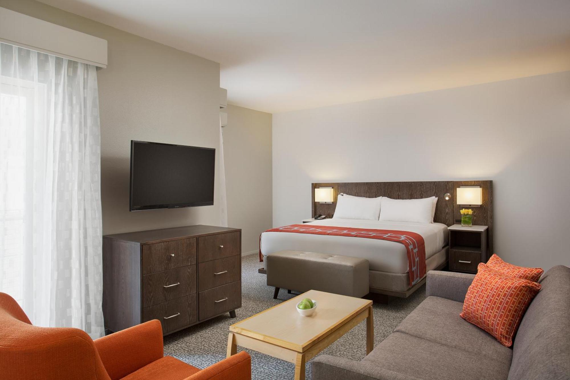 Corporate Inn Sunnyvale - All-Suite Hotel Exterior photo