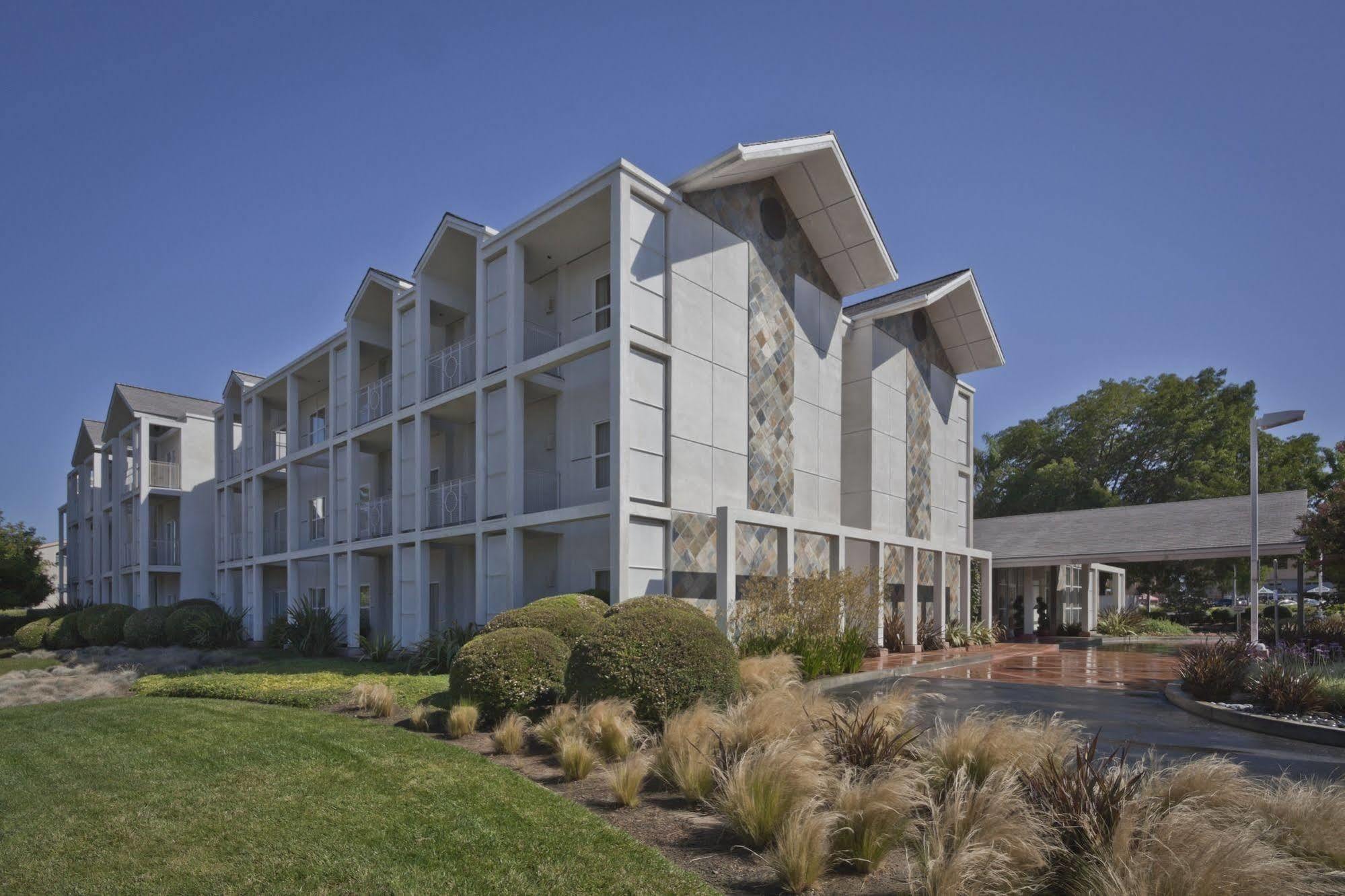 Corporate Inn Sunnyvale - All-Suite Hotel Exterior photo